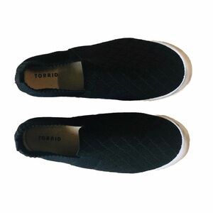 Torrid Women Black Fabric knit slip on Sneakers Shoes Size 12